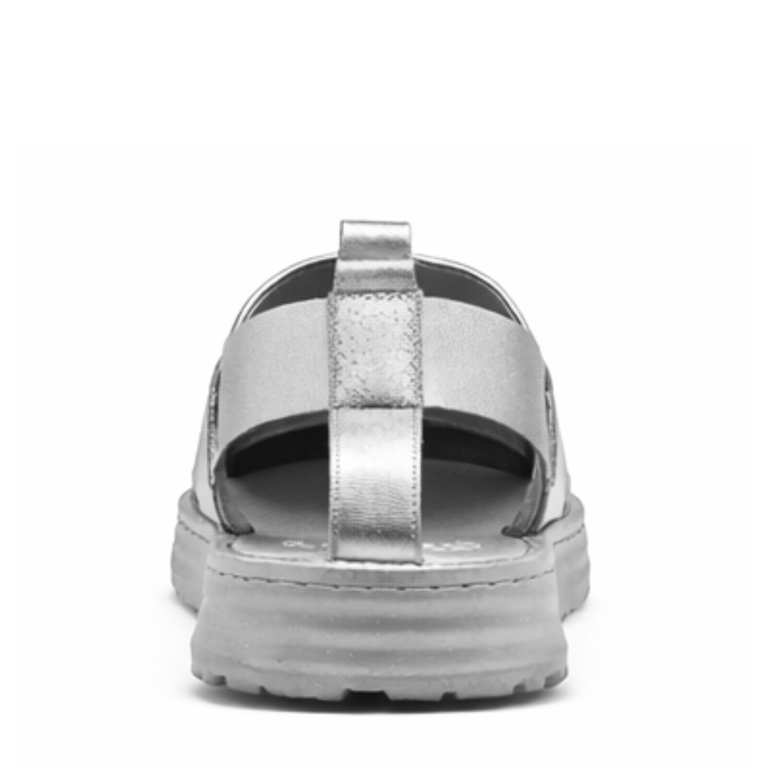 Pammy - The practical and stylish sandal