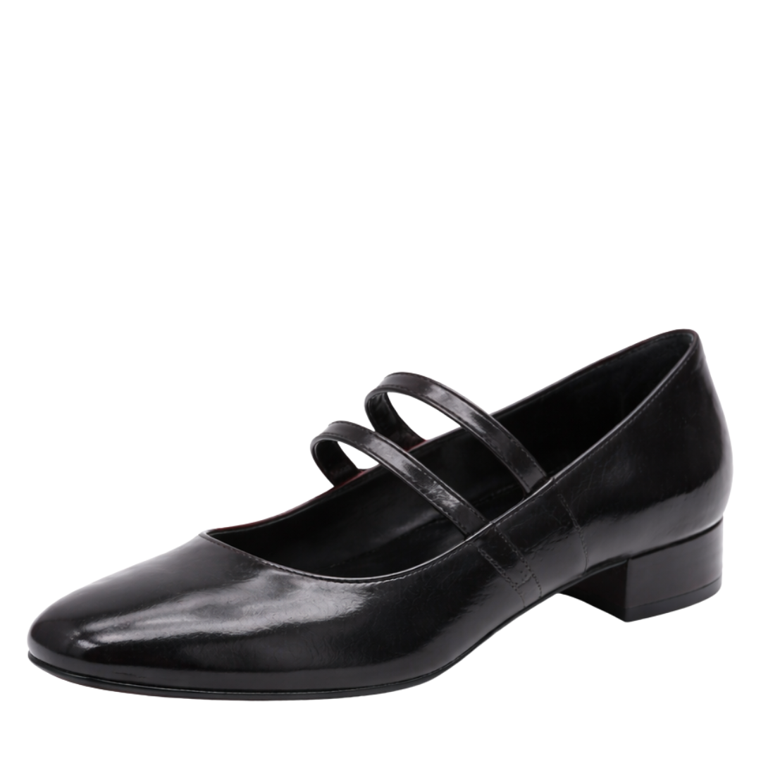 Simone - Glossy elegance at the forefront of fashion