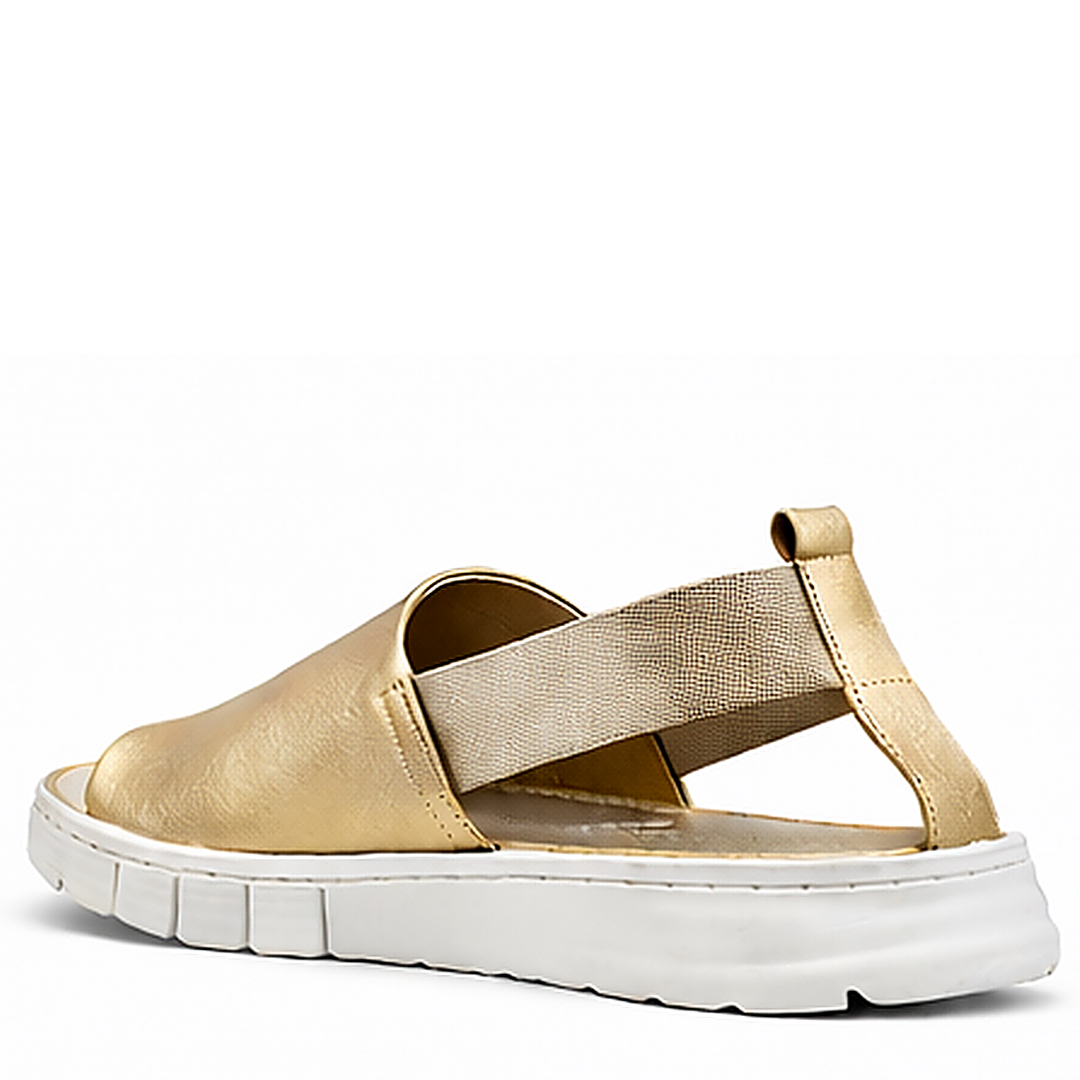 Pammy - The practical and stylish sandal