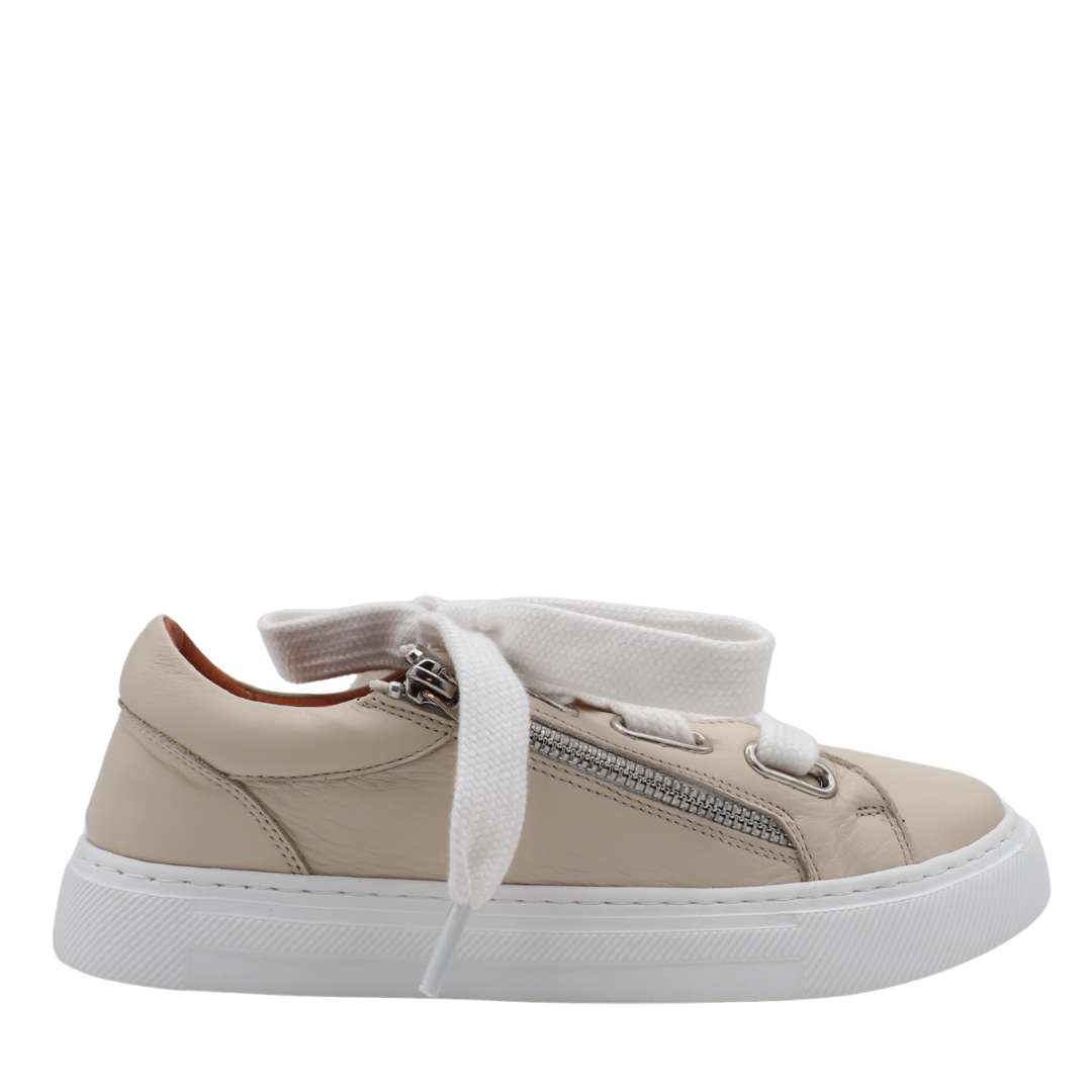 SANA – The modern sneaker with a zipper closure