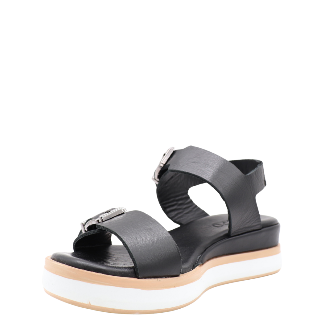 MARGAUX – The sporty-chic platform sandal