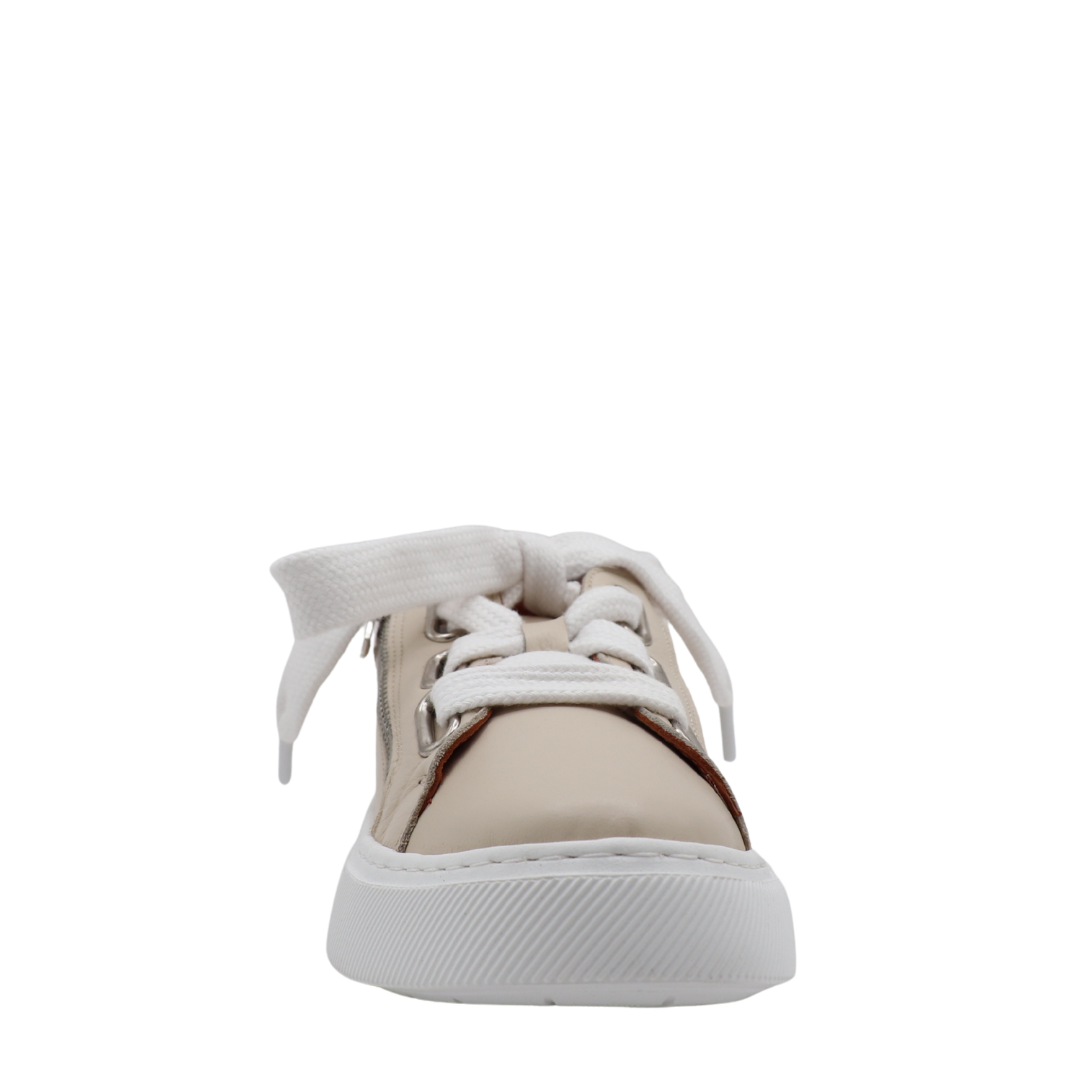 SANA – The modern sneaker with a zipper closure