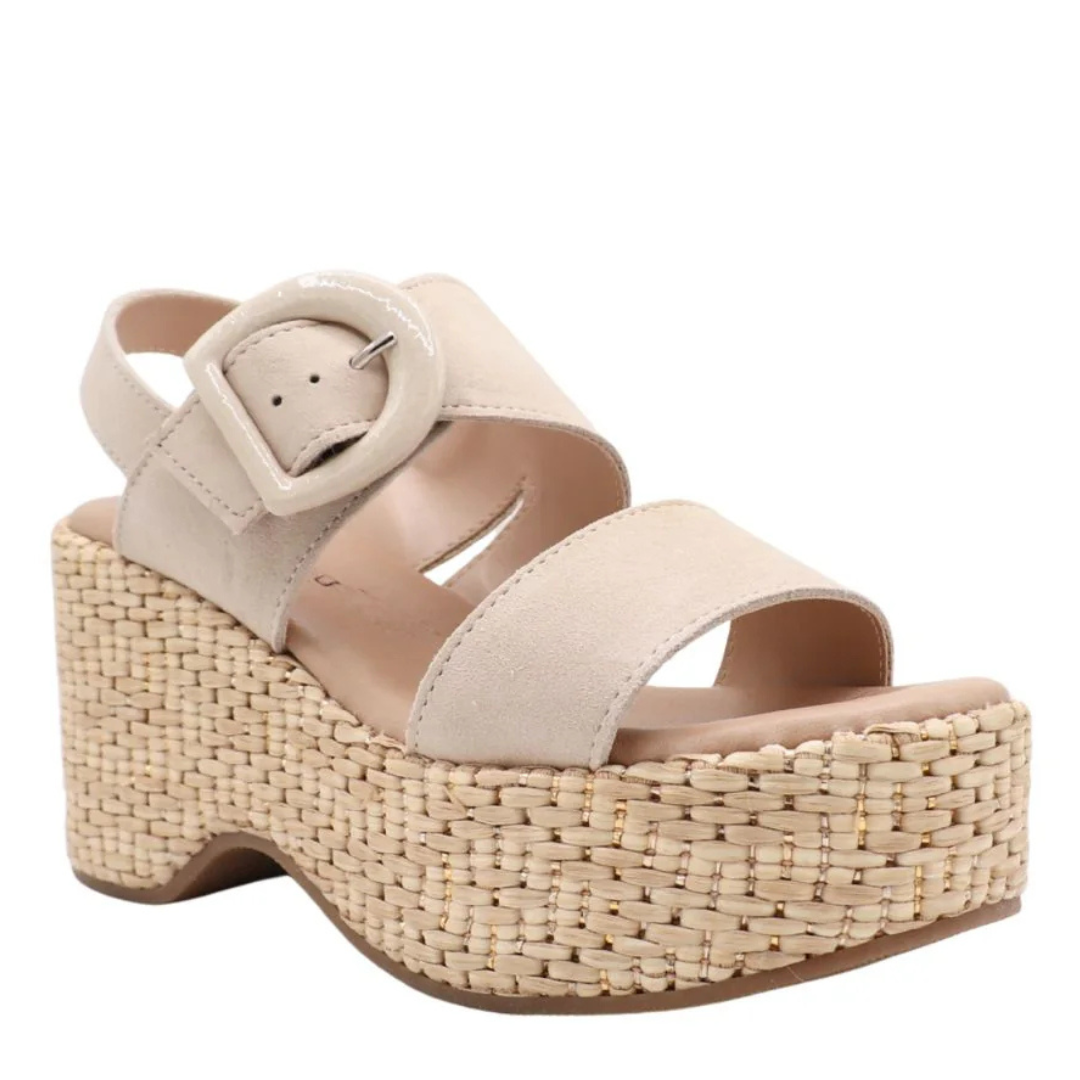 Planeta - The platform sandal with a natural vibe and a bold look