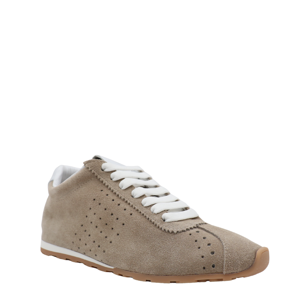 ALMA – The urban suede sneaker