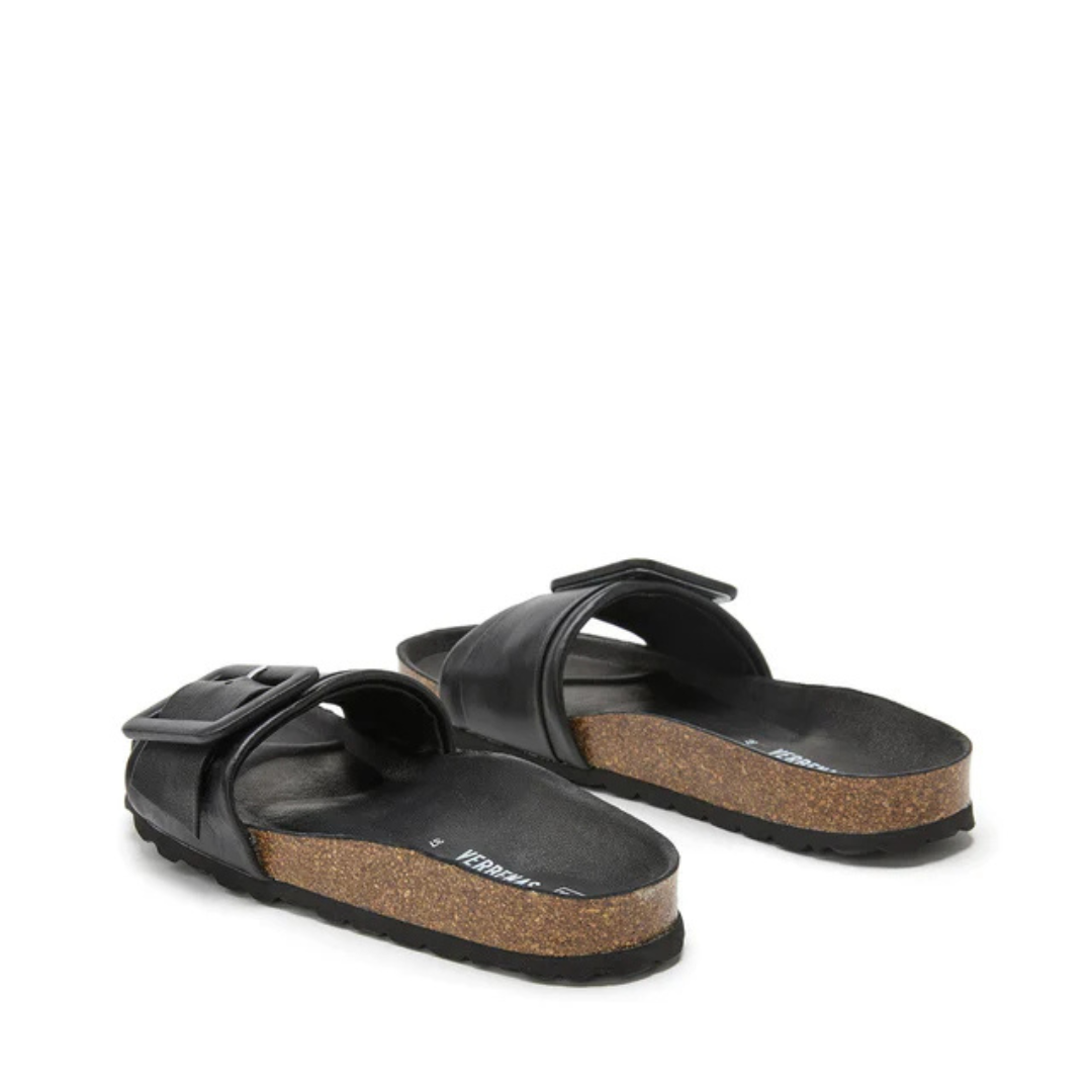 Reiko – Minimalist elegance