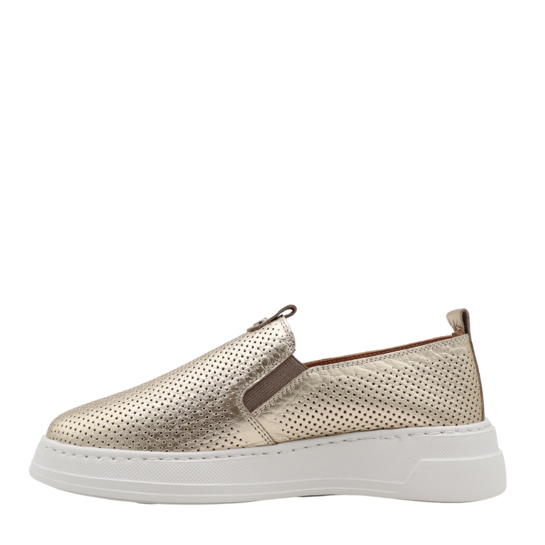 MIKA – The sporty chic loafer in perforated leather