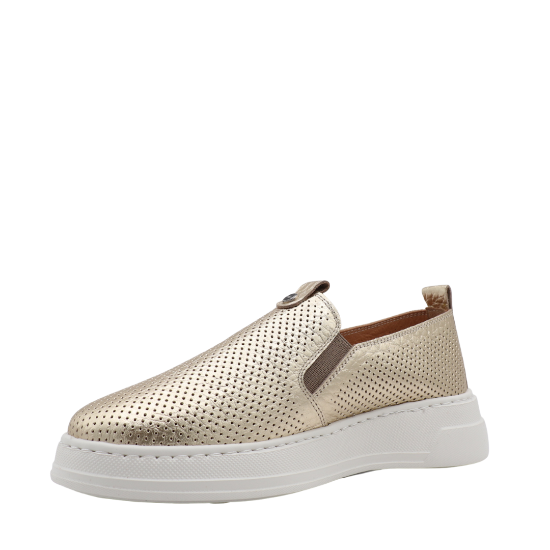 MIKA – The sporty chic loafer in perforated leather