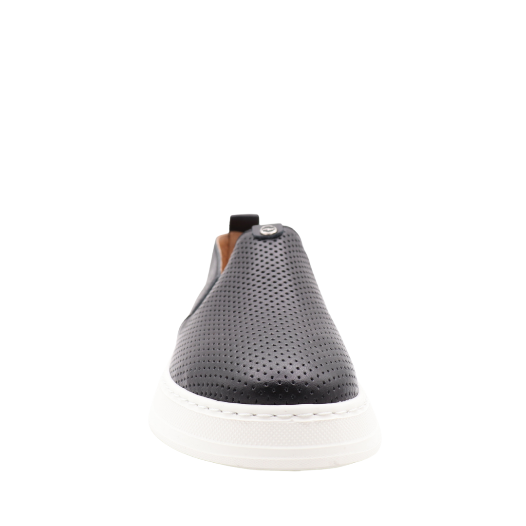 MIKA – The sporty chic loafer in perforated leather