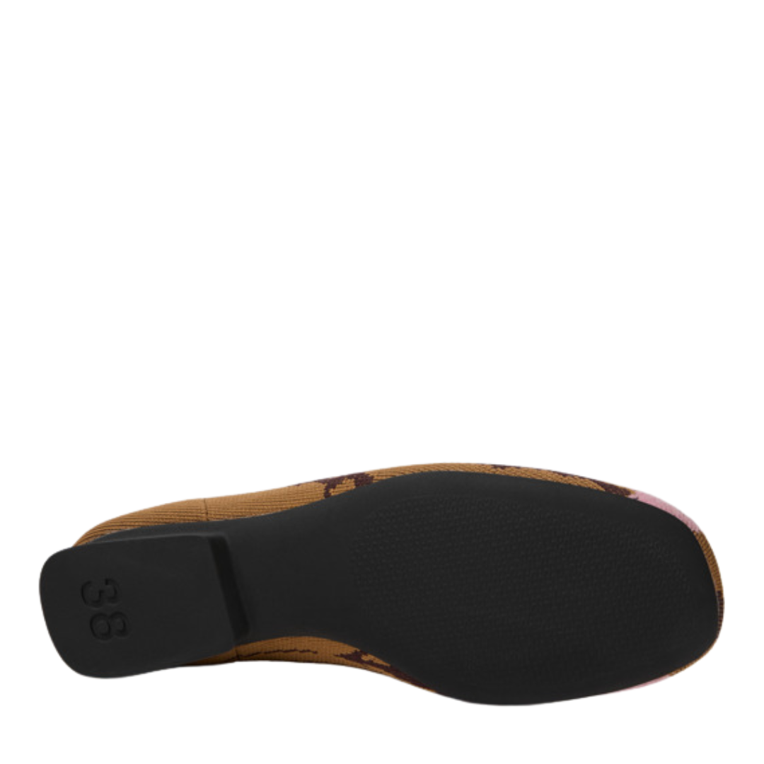 Twins - The Ballerina with a Unique Design