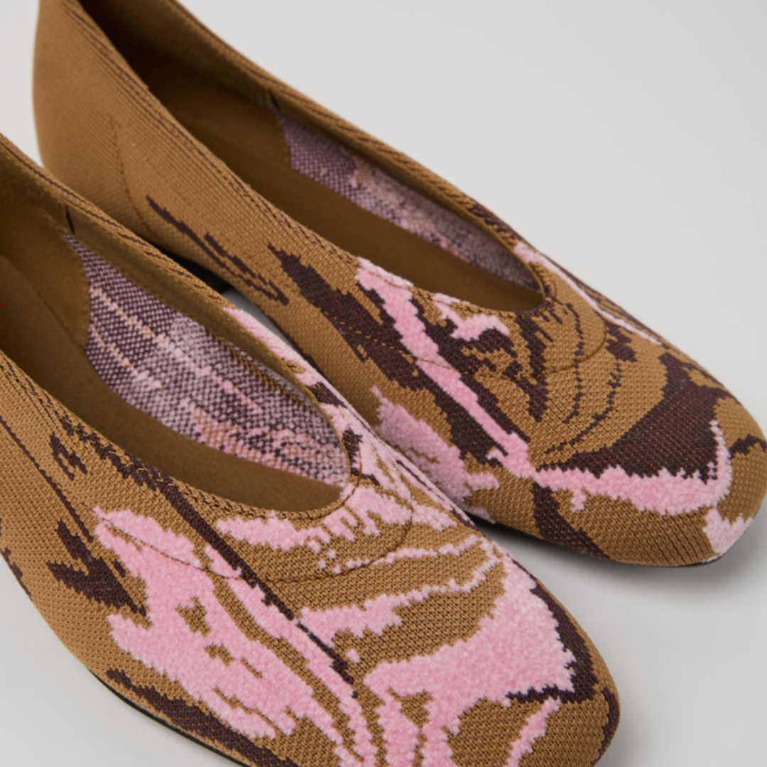 Twins - The Ballerina with a Unique Design