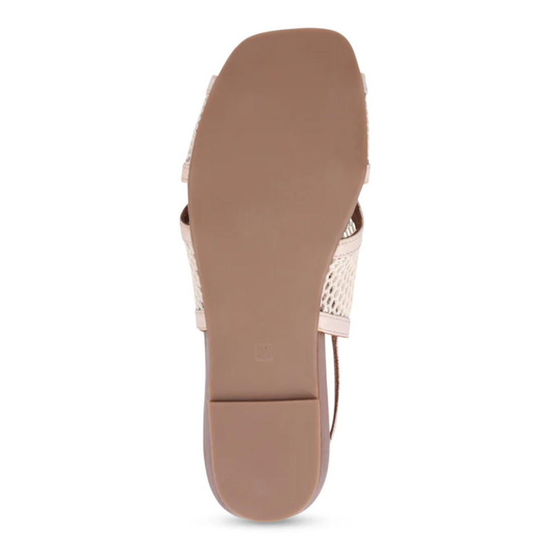 DEE - La sandale minimaliste au look affirmé