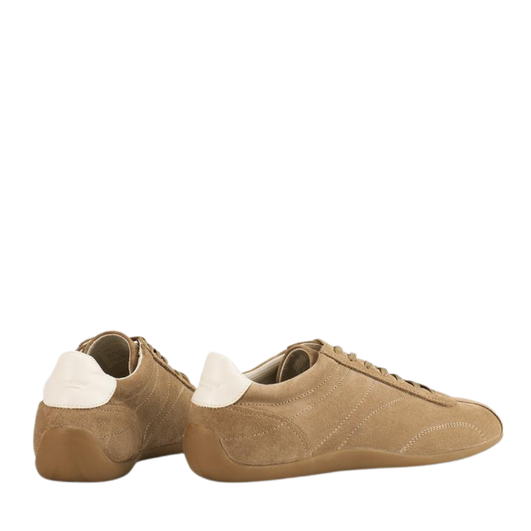 Hollie – The Stylish Athlete