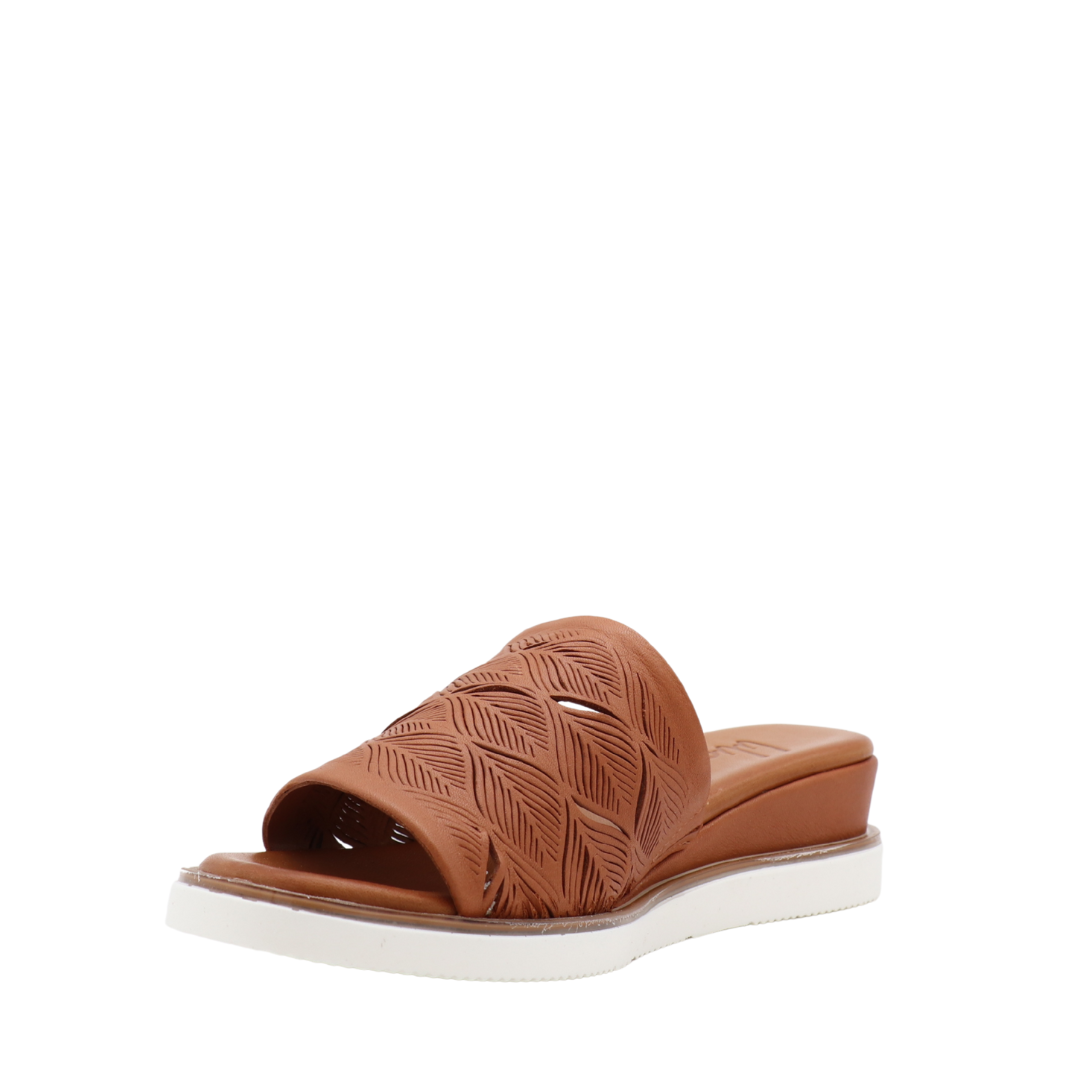 Dana Wedge Mule – Engraved Leather & Absolute Comfort