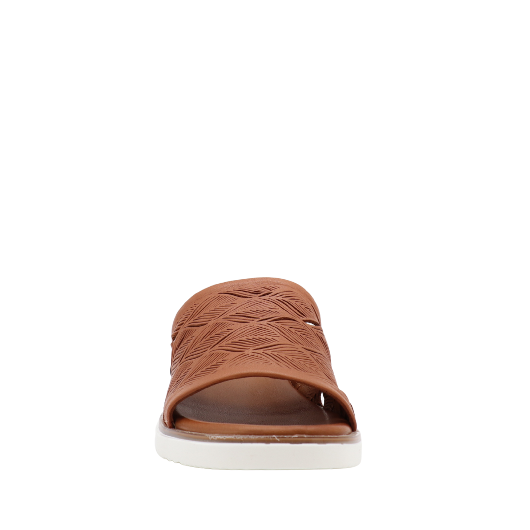 Dana Wedge Mule – Engraved Leather & Absolute Comfort