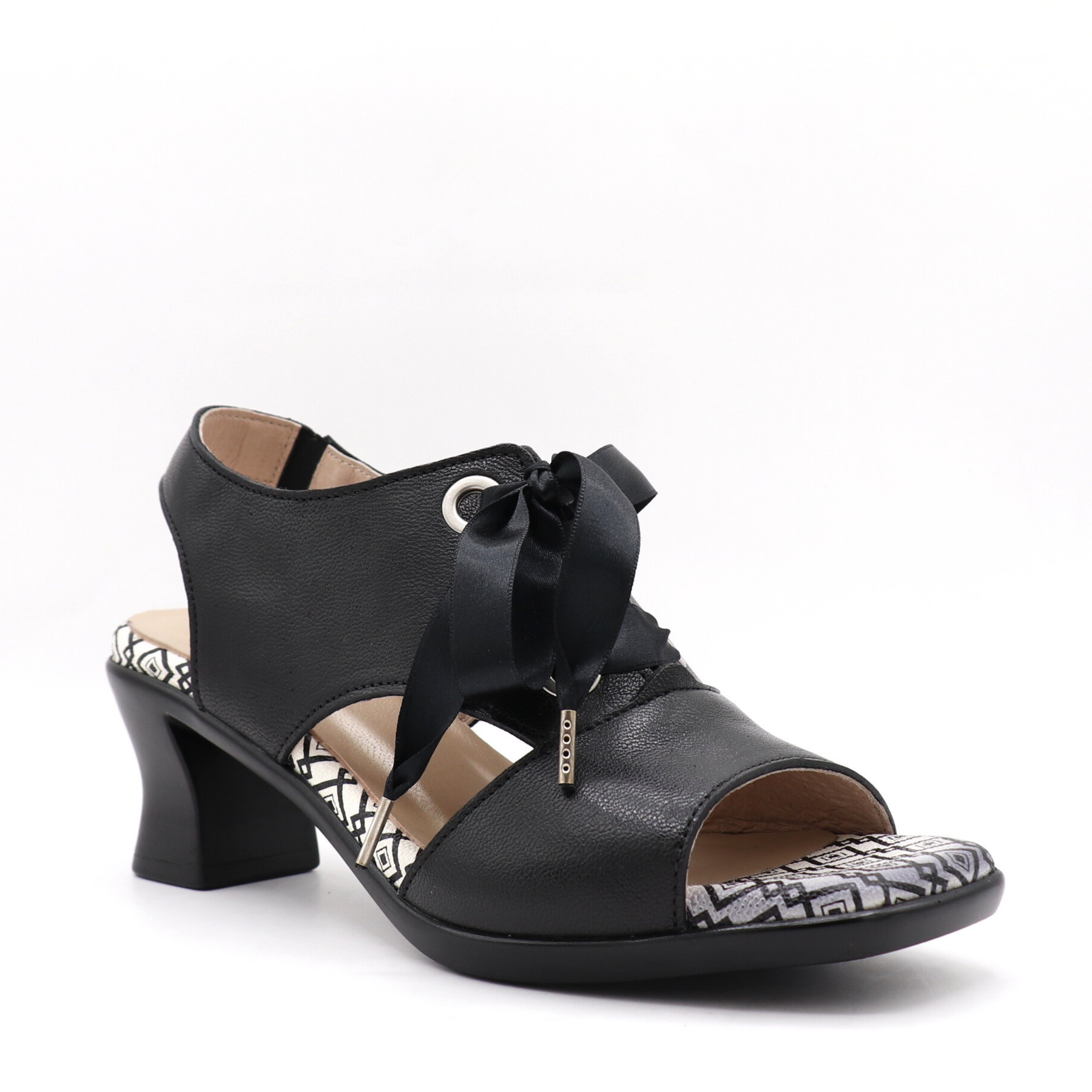 Pinkea - Élégance à l'européenne