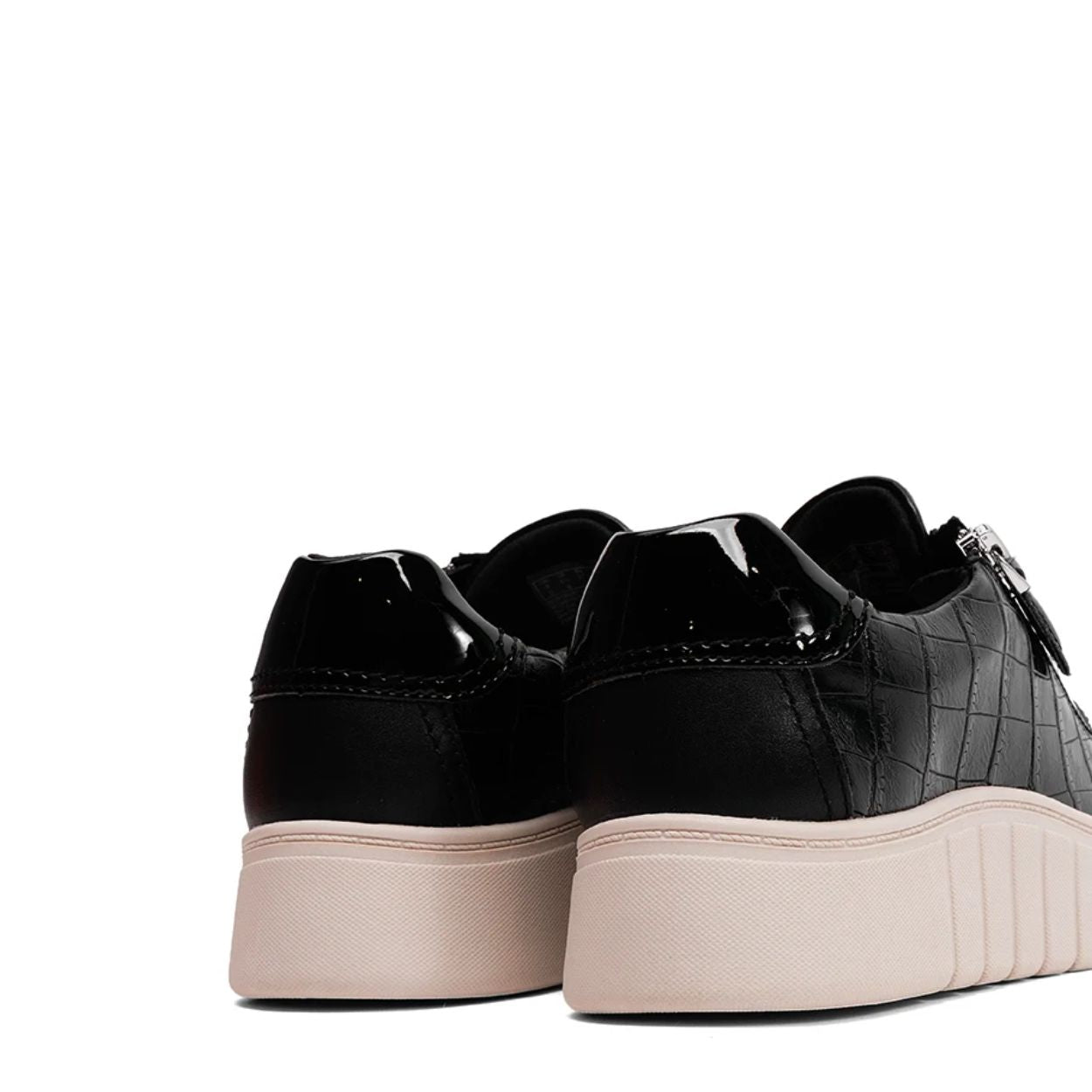 Mykah Joy – A comfortable sneaker with a casual style