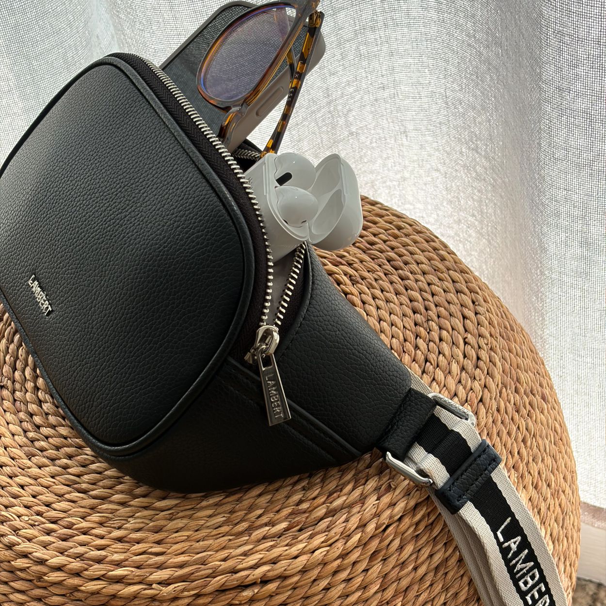 SAMMY – Vegan leather belt bag