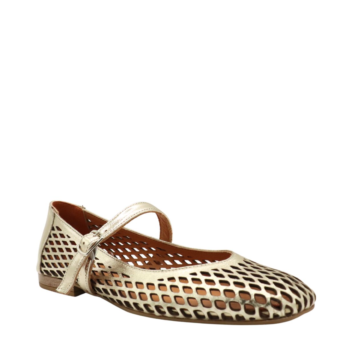 Misti - The openwork ballet flat with a bold charm