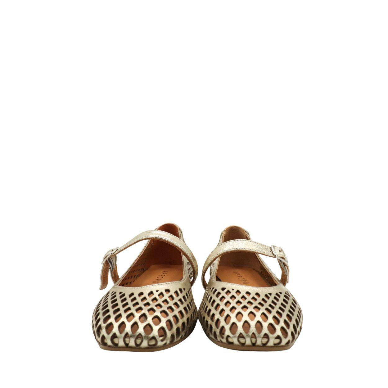 Misti - The openwork ballet flat with a bold charm