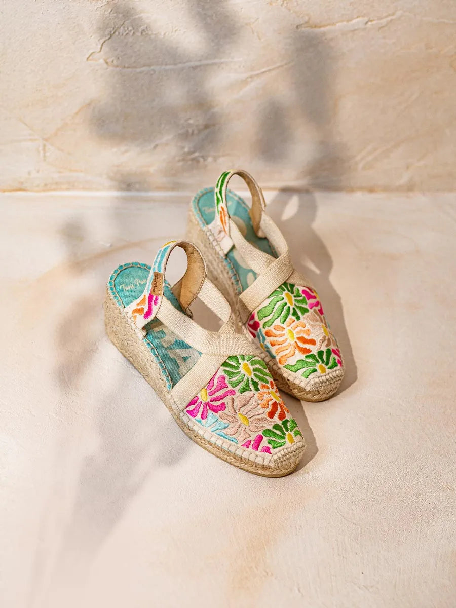 Montjoi - Embroidered wedge sandals