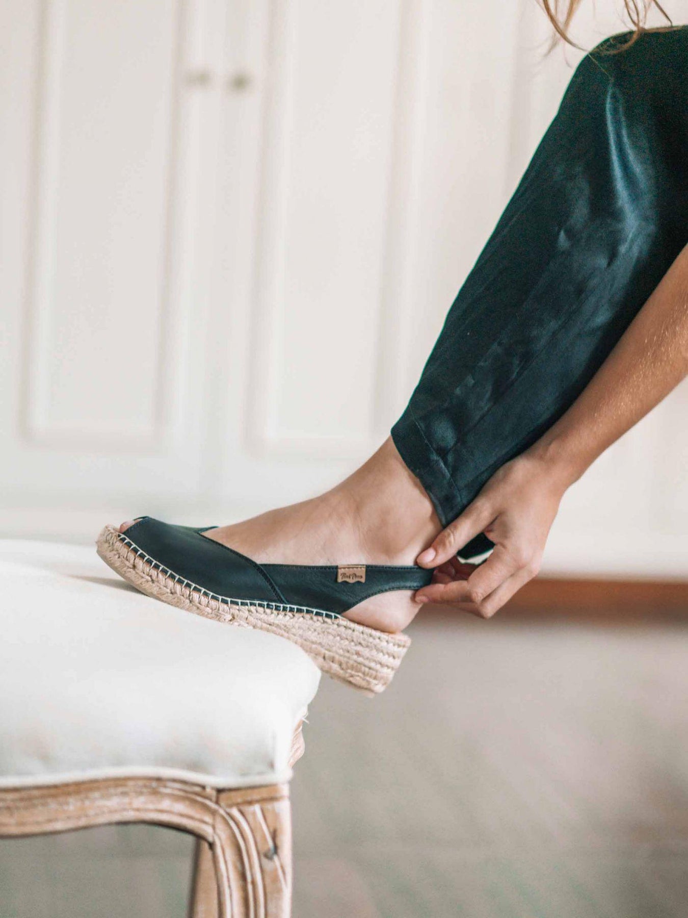 Bernia - La sandale compensée en rafia